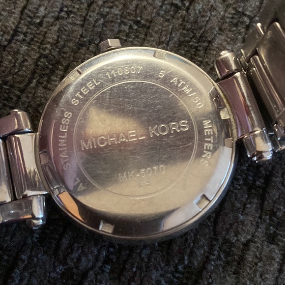Michael Kors stainless steel watch with opal center - Picture 7 of 7